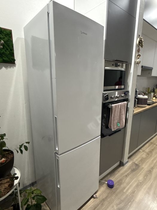 Продам Холодильник indesit в хорошем состоянии