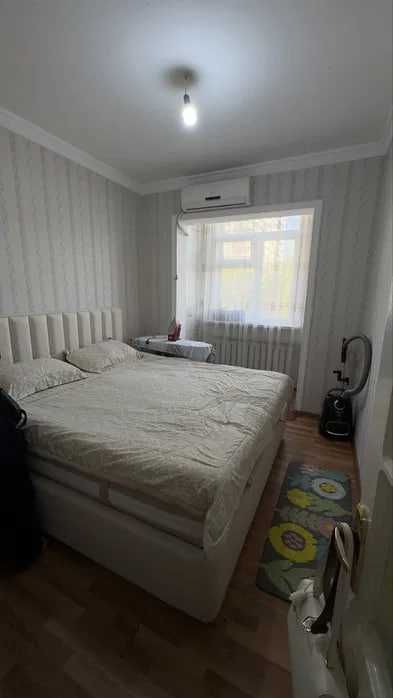 ПРОДАЕТСЯ 2/4/4
Вторичка.  6-квартал  гостиница Хузур.  Юнусабад