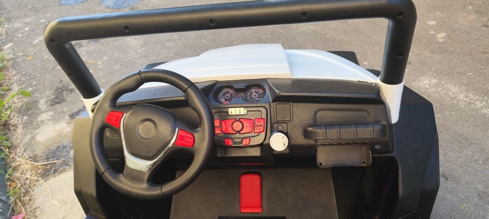 Vând Mașinuță Electrică 4x4