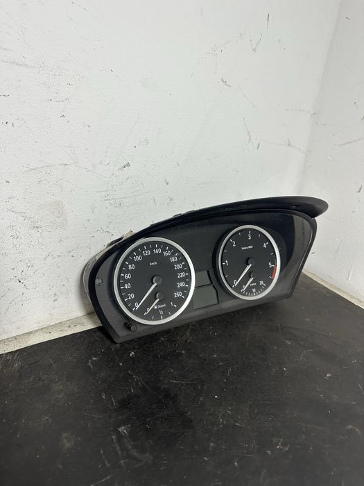 Ceas ceasuri bord BMW Seria 5 E60 E61 520d 525d 530d 535d 6937618