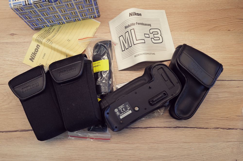 Lot Nikon Grip MB-D12 Telecomanda ML-3 curele de umar D800 810 850 5D