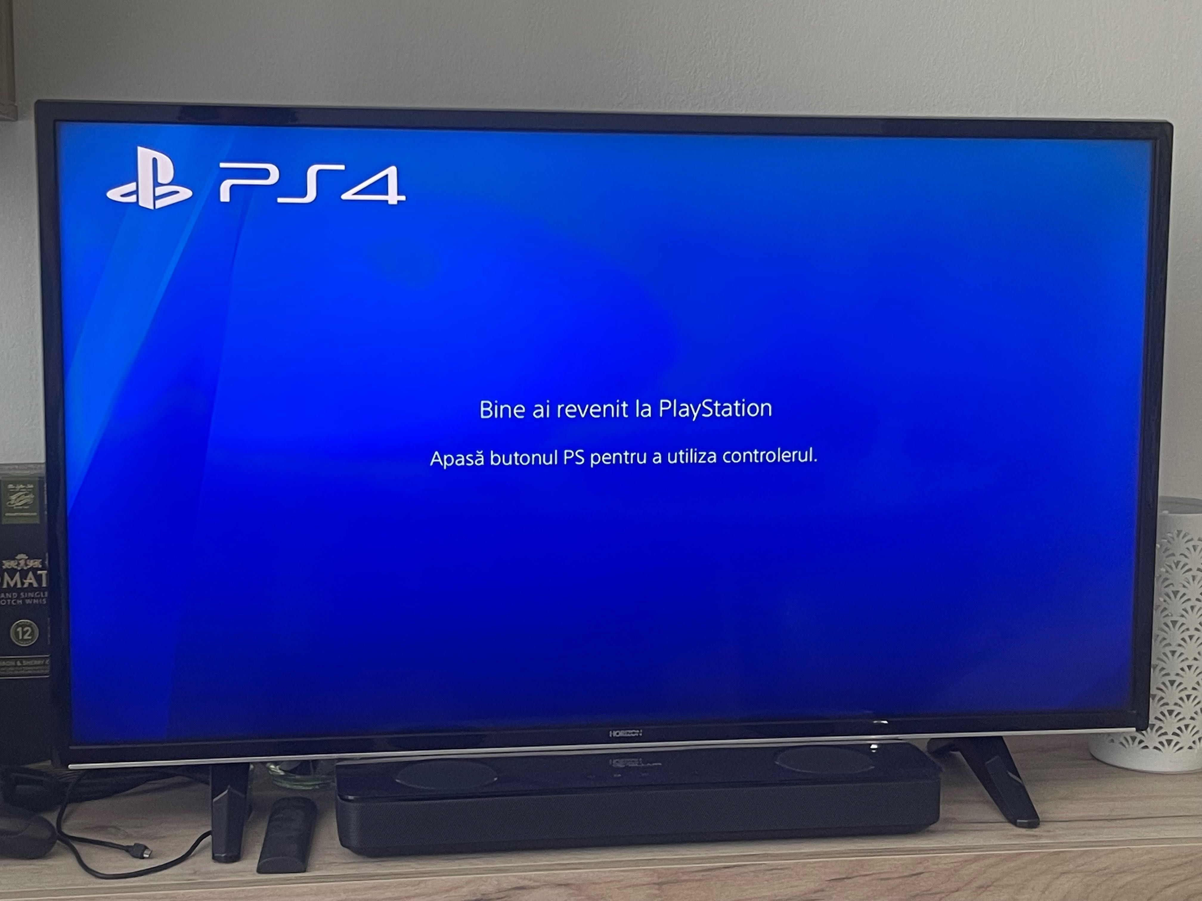 PS 4 Slim in cutie