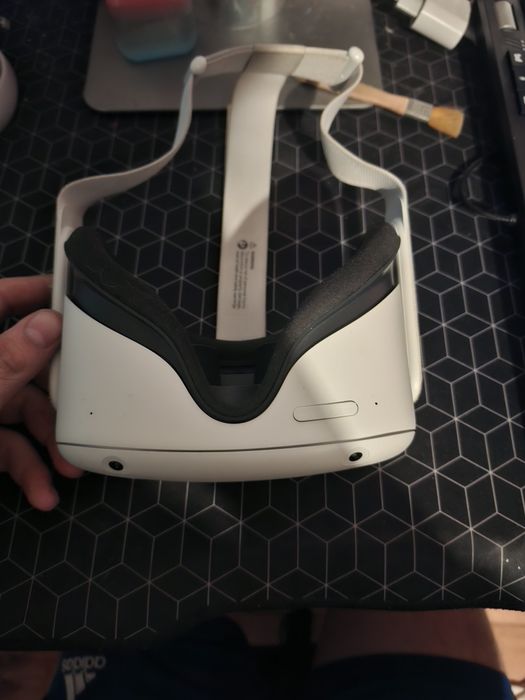 Anunț de Vânzare: Meta Quest 2 (Oculus Quest 2) - 128 GB