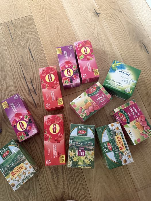 Vand un bax cafea Tchibo Exclusive si ceai Lipton si Fares pret f bun