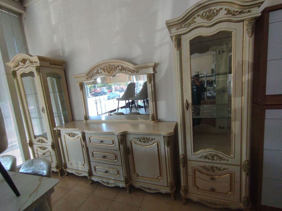 Пинал камод камплект качественой из ЛМДФ размер обшый 365 см красивый