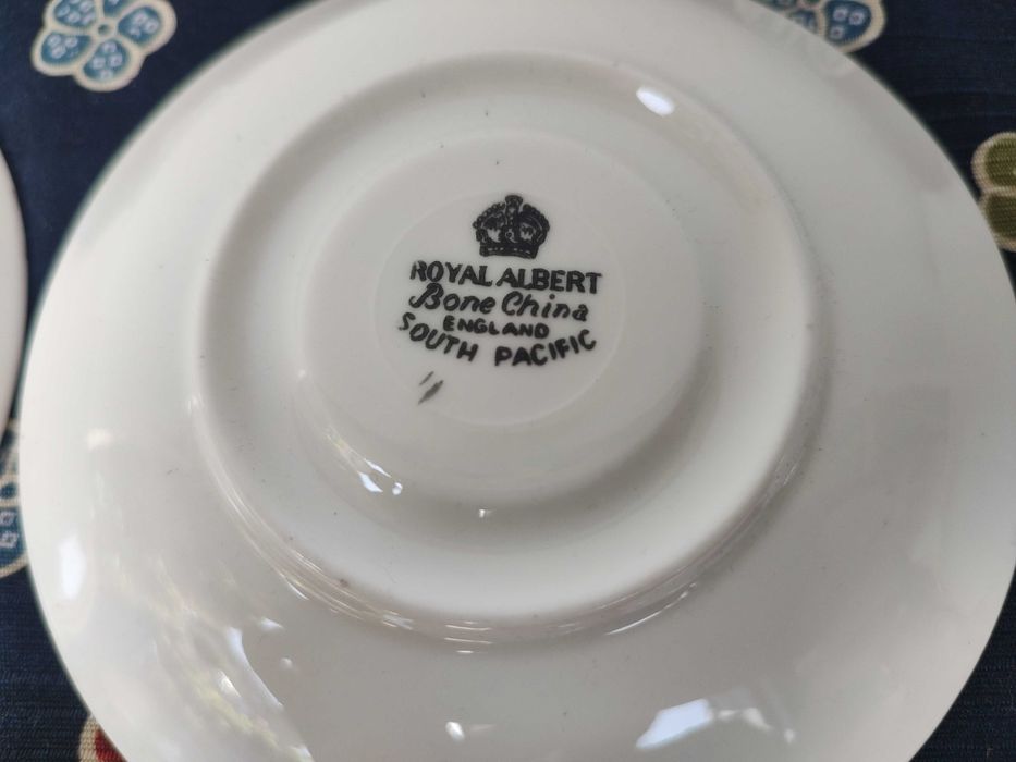 Рядък сервиз от 50-те Royal Albert South Pacific