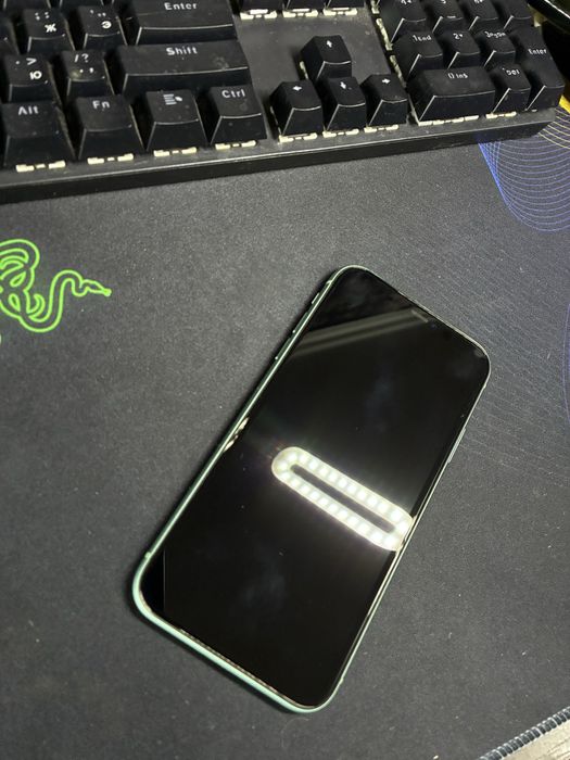 Продам IPhone 11 64GB