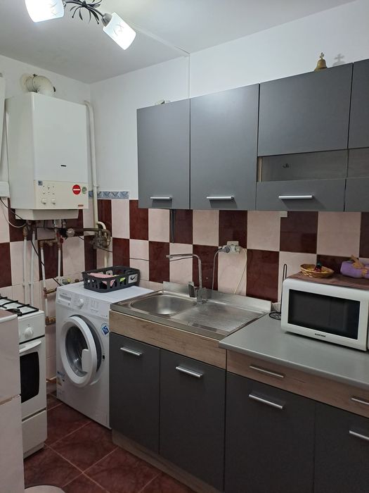 Inchiriez garsonieră