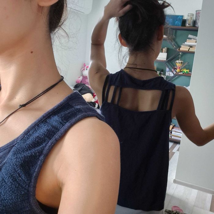 Потник син с интересна гръбна част