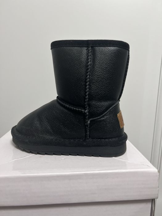 Продам угги детские