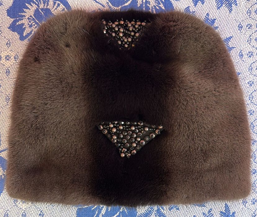 Продам шапку норковую. В форме папахи. Большой размер. Россия