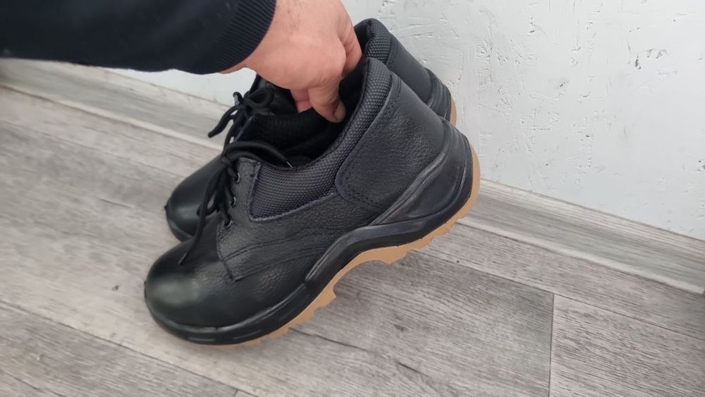 Ботинки новые размер 43