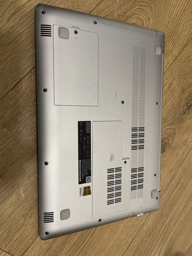 Lenovo Ideapad 510 i5 7200U; Nvidia 2 GB; SSD 256; RAM 8 GB DDR 4
