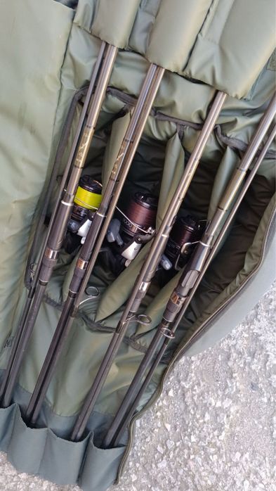 4 въдици JRC 2.75lb 3макари SHIMANO 8000 +калъф на JRC