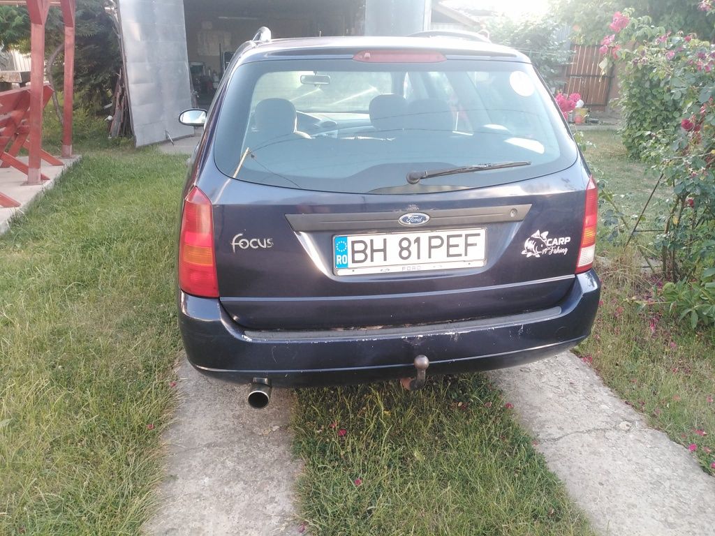 Ford focus  1,6 benzină