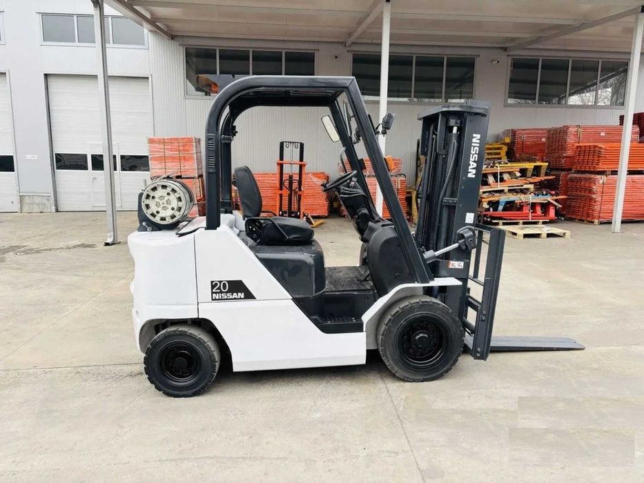 motostivuitor 2 tone stivuitor 2000kg benzina Gpl Nissan an 2019