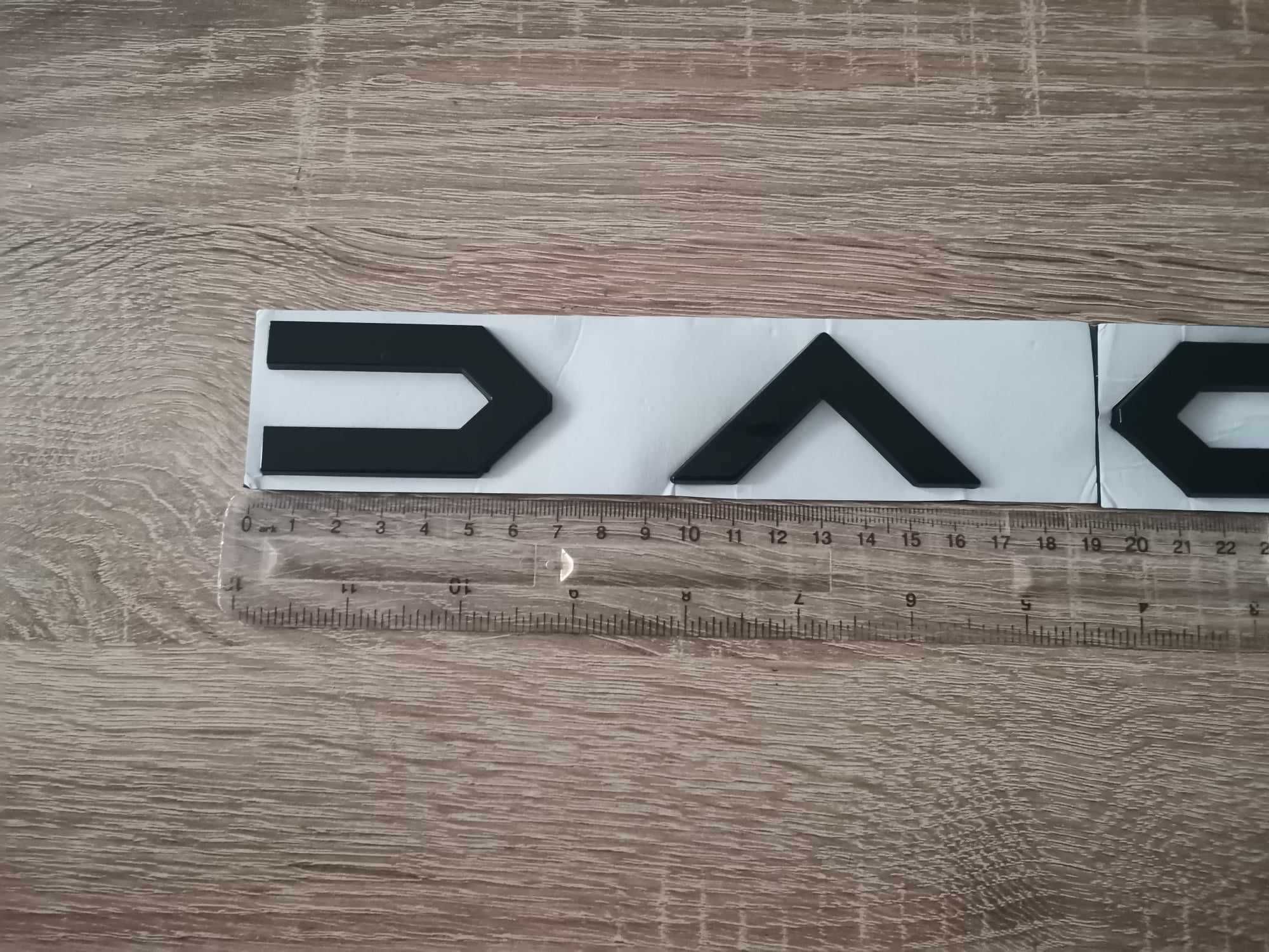черен надпис Дачия Dacia нов стил
