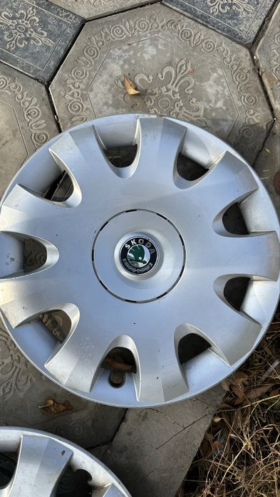 Продам колпаки Škoda R15 Комплект 4 штуки