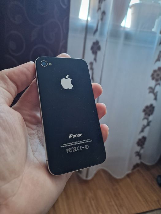 iPhone 4 16GB – Funcțional, perfect pentru colecționari