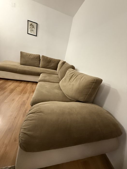 Ъглов холов диван
