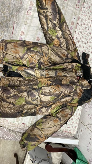 Продам камуфляжный комплект для охоты и рыбалки зимой