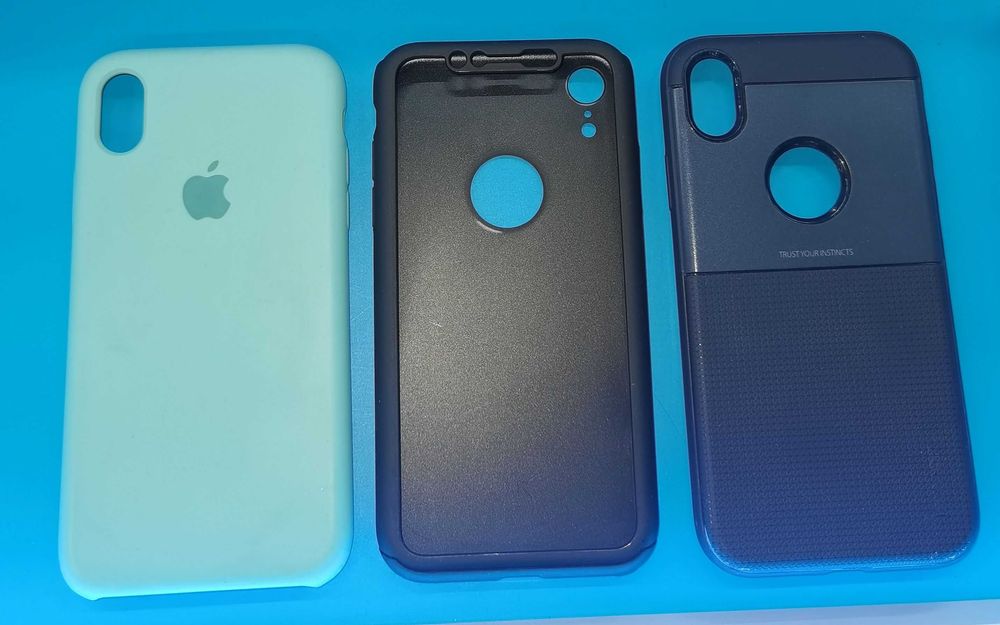 iPhone XR 64/3GB Black + 3 кейса