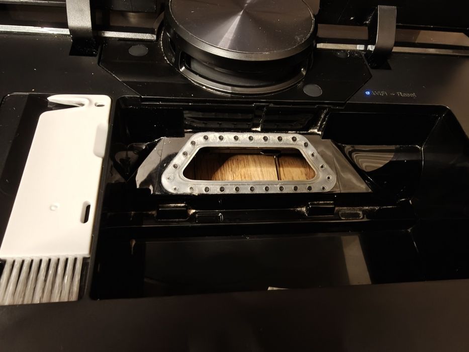 Vând aspirator robot roborock s6