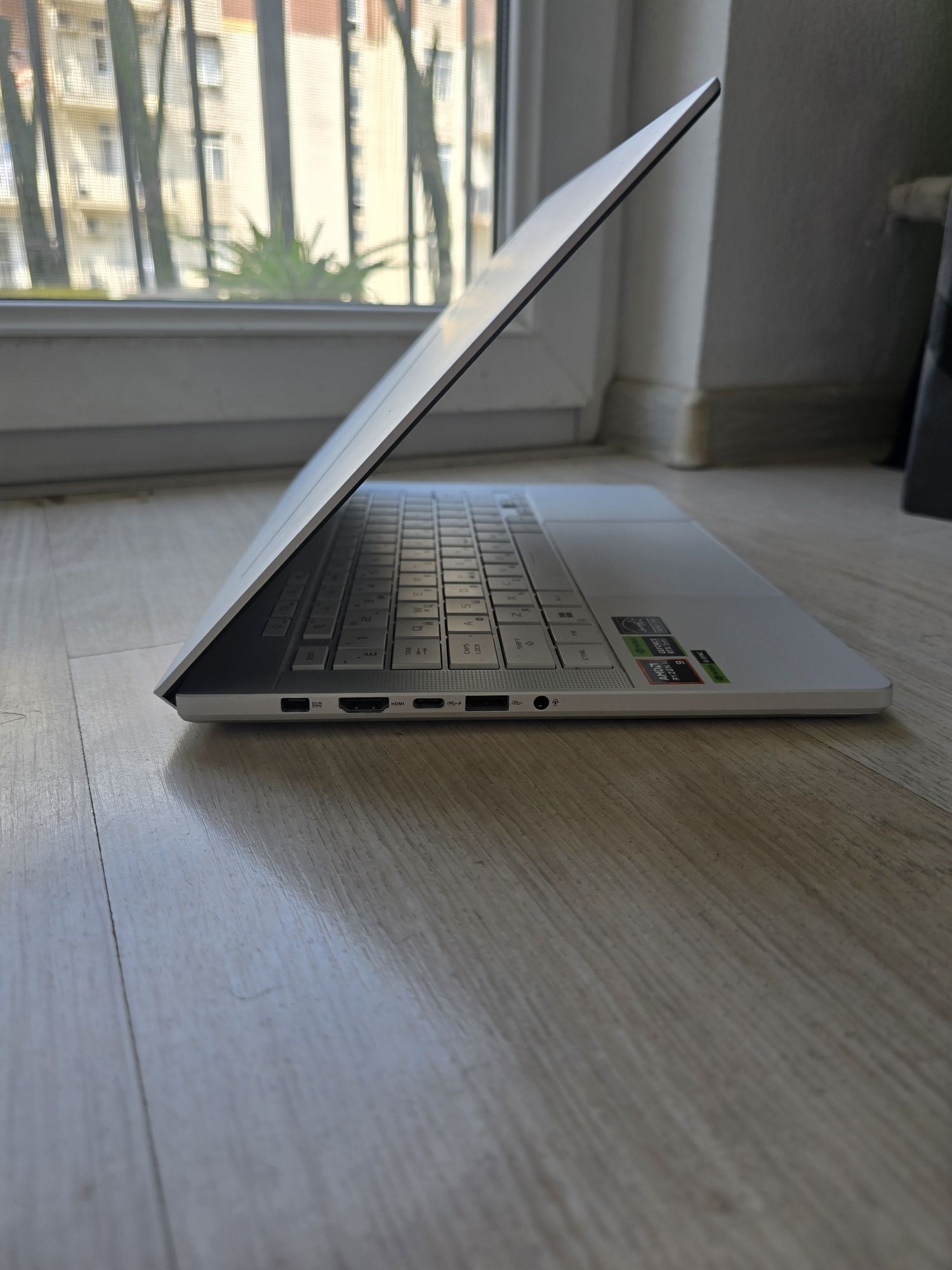 Продаю ноутбук Asus Rog Zephyrus G14 GA403