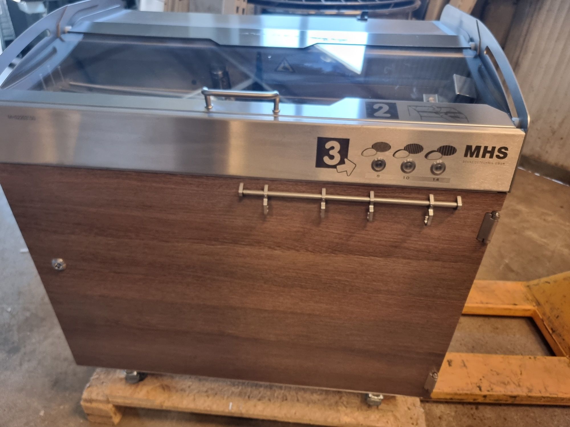 Feliator paine profesional automat MHS 2022