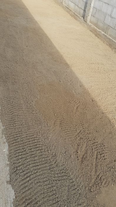 Amenajare curți exterioare cu gazon și piatră