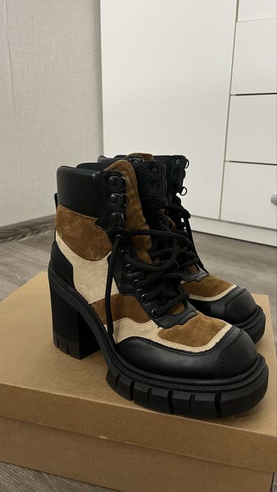 Чисто нови дамски боти – магазин Дарис