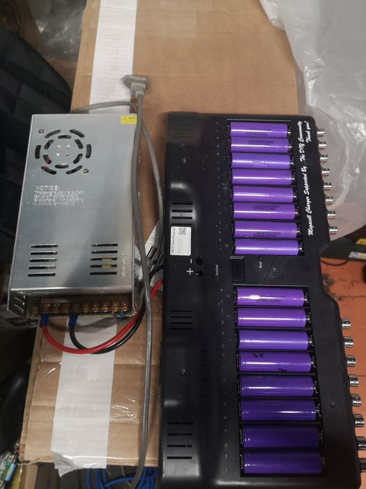 Tester celule 18650/21700 Megacell Charger.