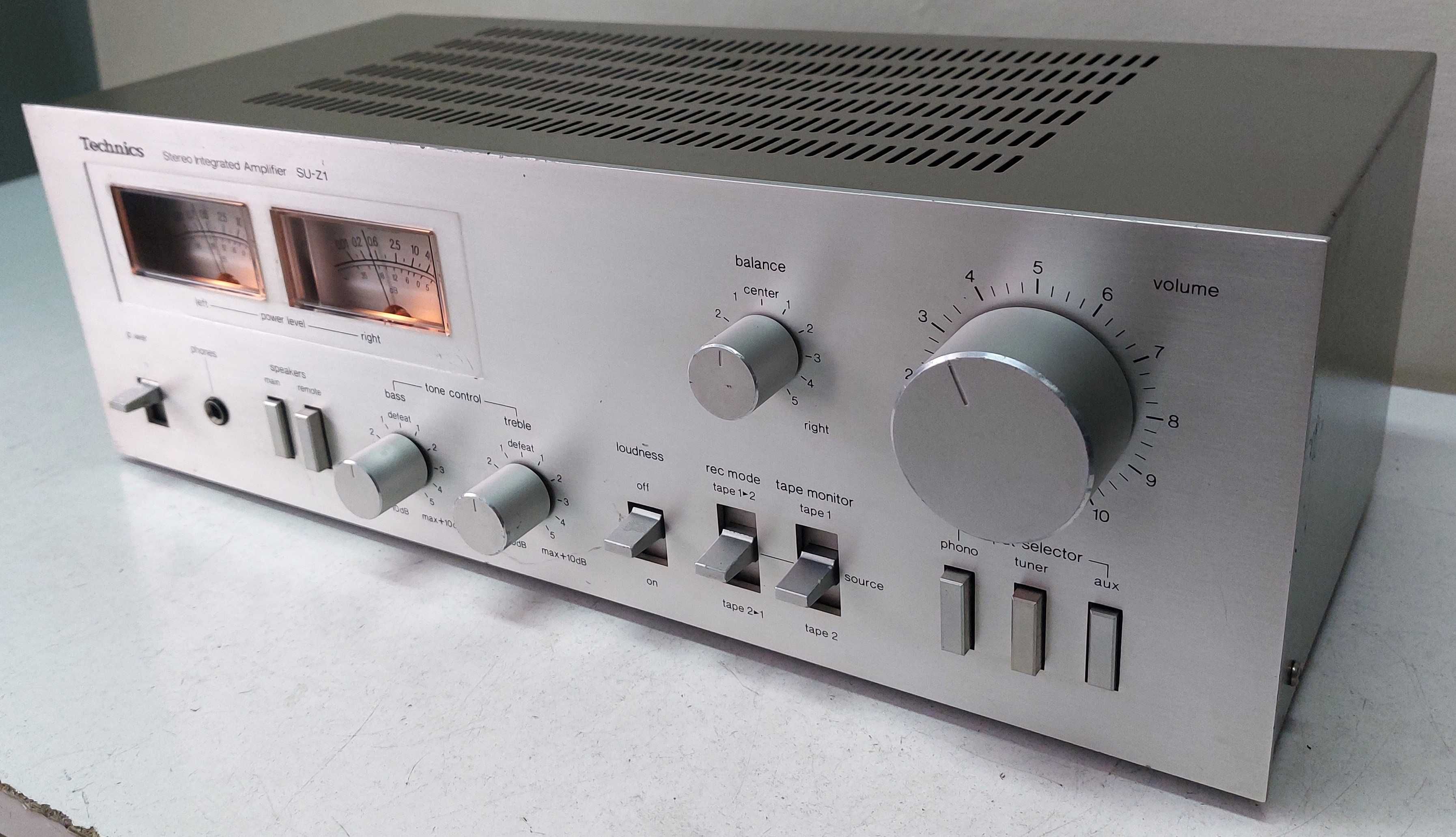 Technics SU Z 1 muzica la amplificator Vu metre ace muzica vintage