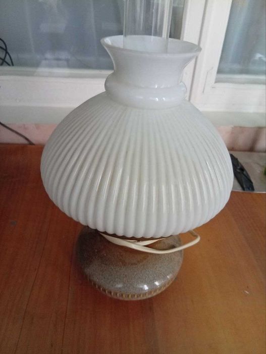 Настольная лампа