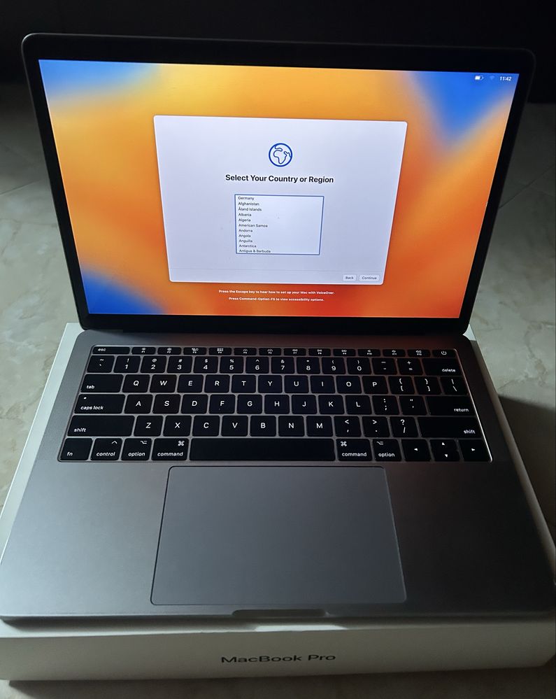 Apple MacBook Pro Space Grey (13-инчов, 2017 г., 256GB)