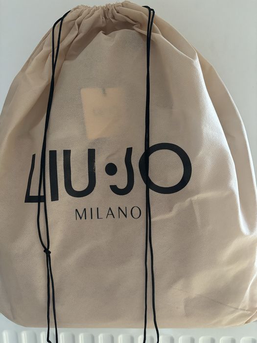 Vand geanta Liu Jo noua cu etcheta