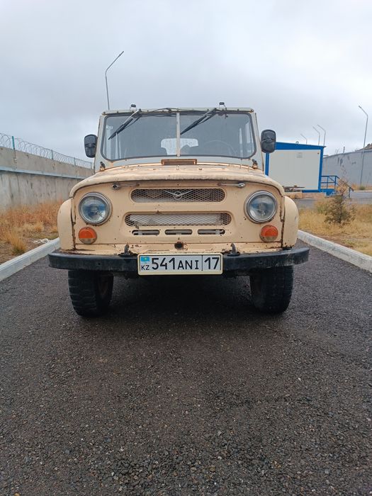 Уазик жүріп тұр срочна