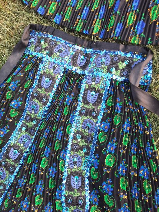 Sort cu fusta, zadie  Calata