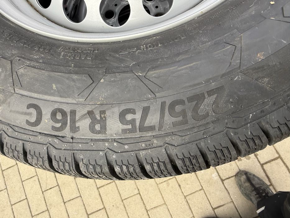 Jante Mercedes Sprinter Noi 225 75 16C Continental iarna Noi 2024