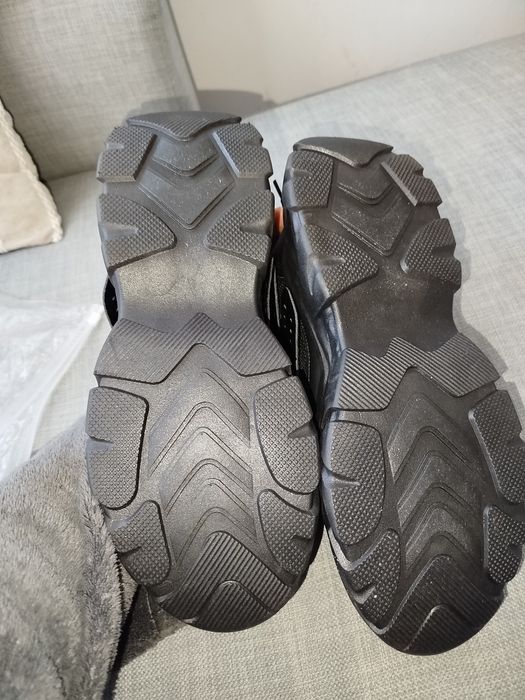 Чисто нови черни сникерси 43 номер