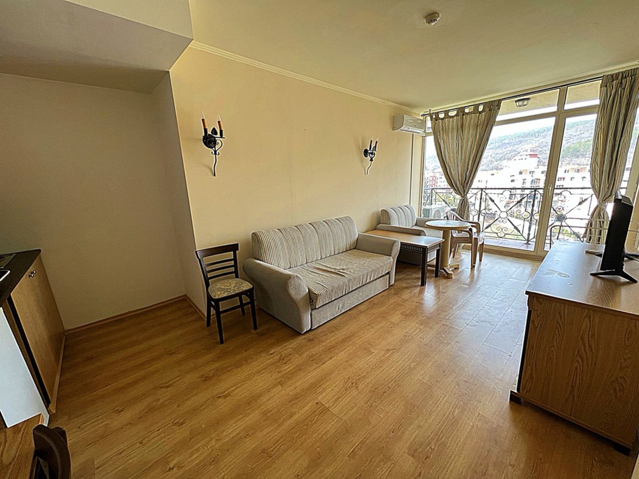 Продава се Двустаен апартамент в к.к. Елените - 64 кв.м за 665 €/кв.м - Снимка #7