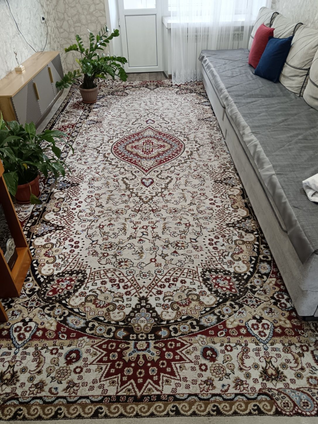 Ковёр продам в хорошем состоянии