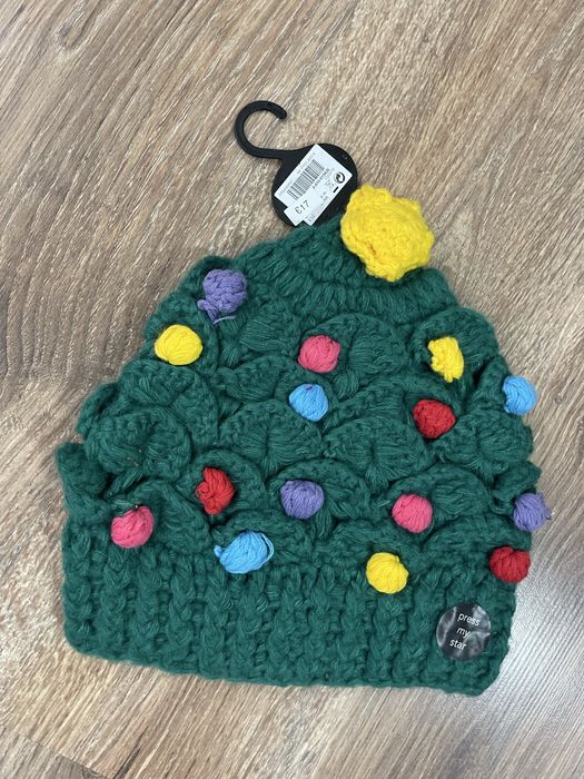 Caciula bradut.      Nou   Cu eticheta