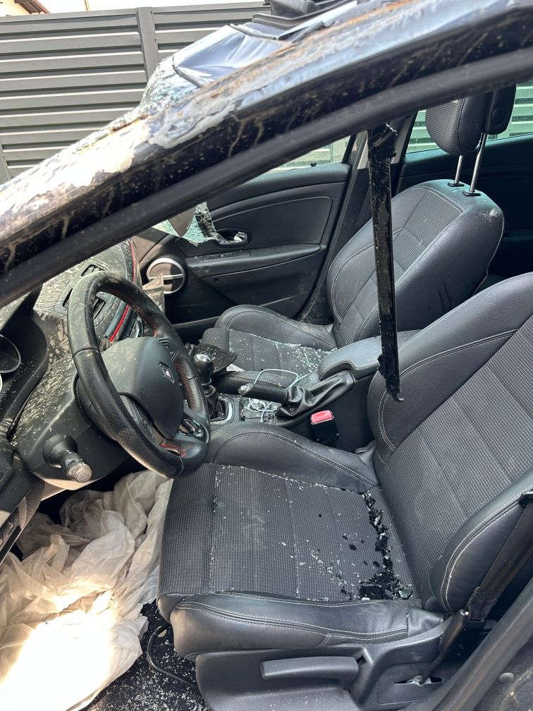 Renault Megane 3 GT Line – epavă sau piese – motor bun –dotări premium