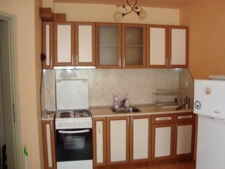 Дава се под наем Двустаен апартамент в Пловдив, Южен - 56 кв.м за 306 € - Снимка #1