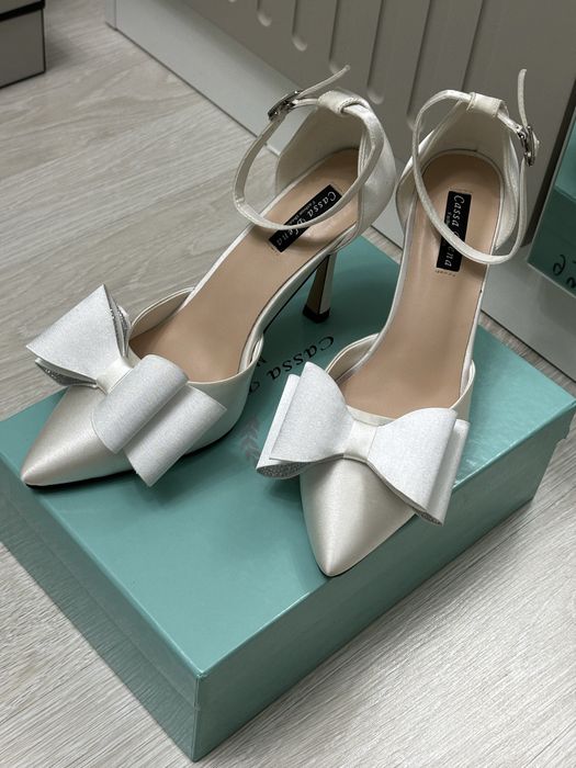 Белыеы свадебные туфли — Cassa Leona