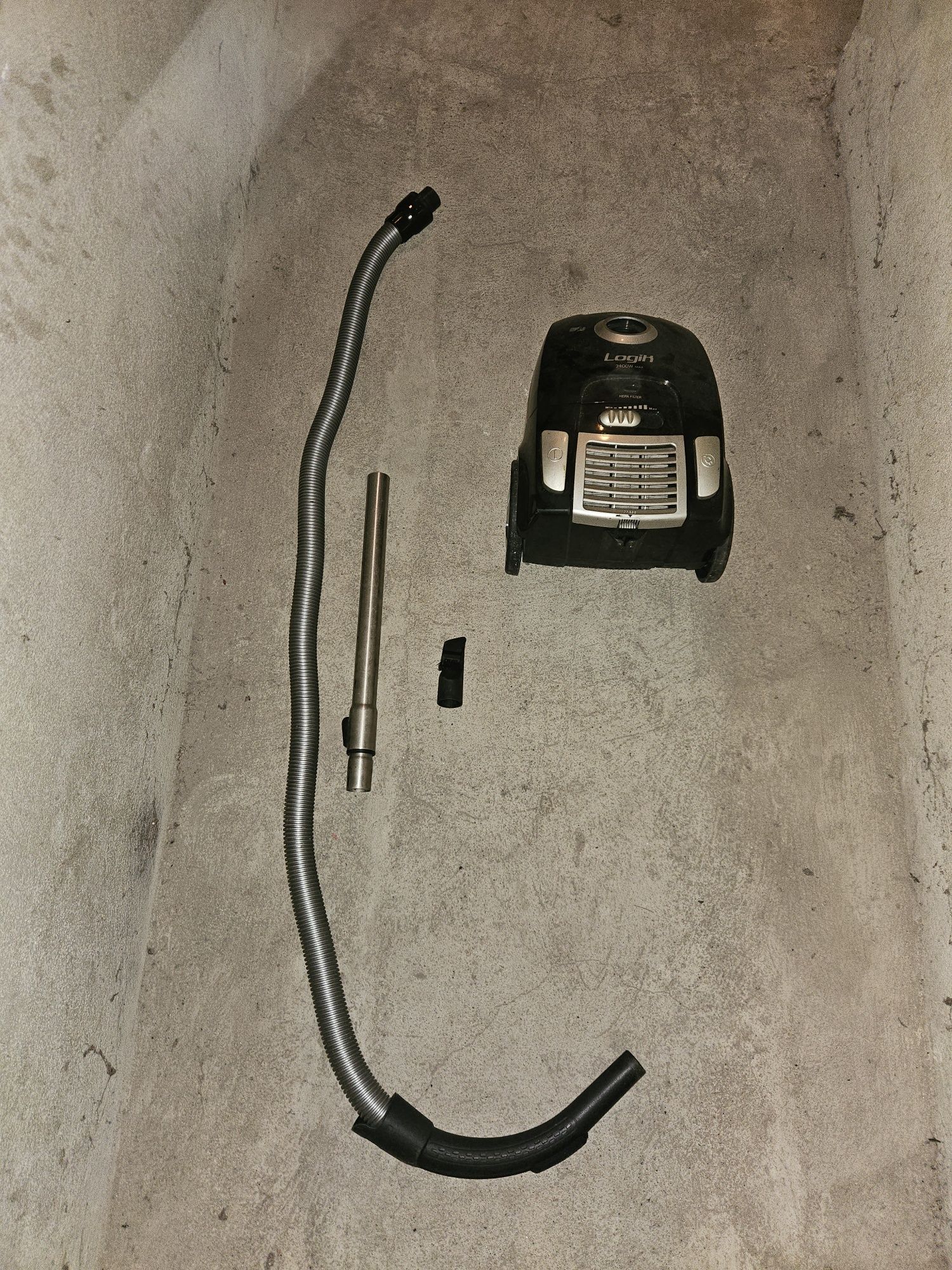 Прахосмукачка Rohnson Logik 2400W