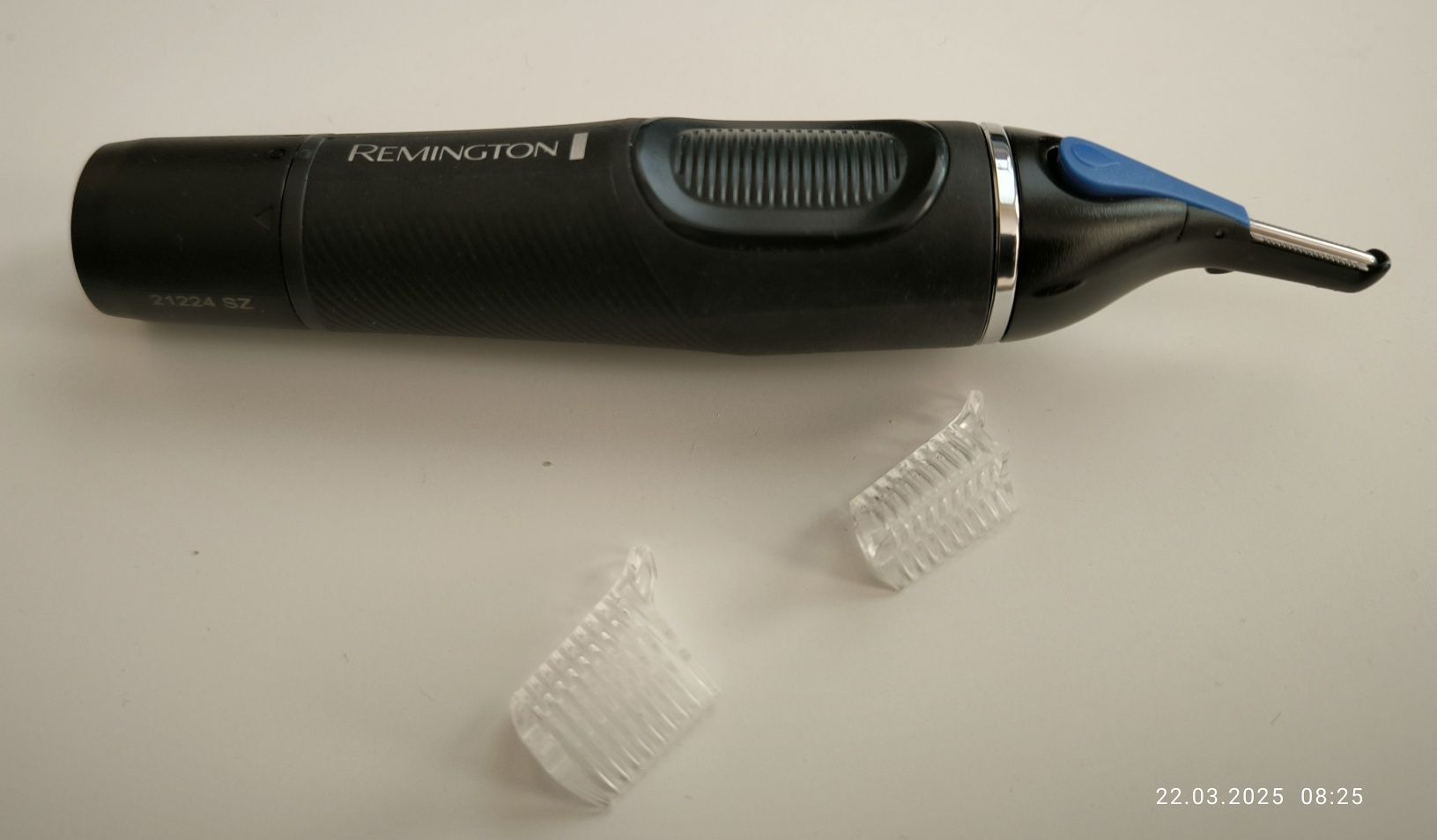 Тример за нос уши и детайли Remington