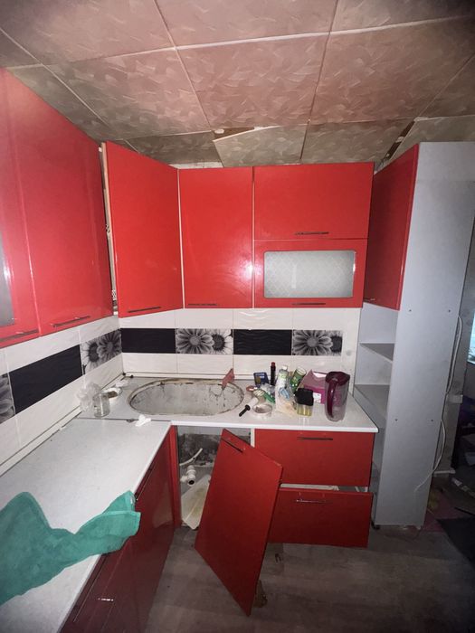 Срочно продам б/у кухонный гарнтур