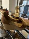 Сандали на Ugg, Сандали на планформа